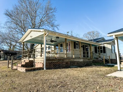 New! Lakefront Hideaway - Peaceful & Serene & Filled w Nature