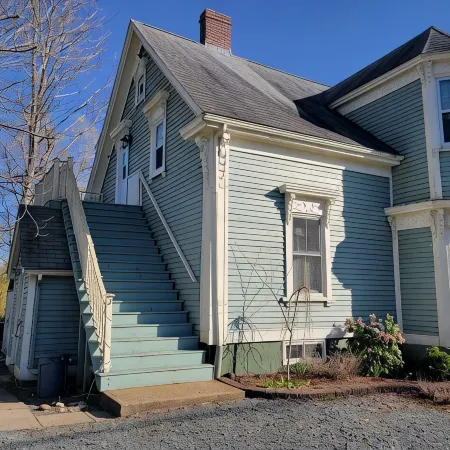 Remodelled historic suite w/nautical boho decor, in the UNESCO Town of Lunenburg