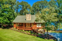 Lake Norman Retreat w/ Dock, Game Room & Hot Tub