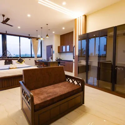Reunion De Homes - Premium Suites Hotels near Adarsh Complex