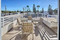 Modern Lux Town Home, 5 Min from Public Beach & Walmart - 2 étoiles