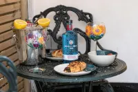 Entire Harbourside Lodge and Courtyard, just a few feet from Mevagissey Harbour - Apartments