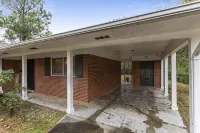 Harmony House 3bd 2bath newly remodeled Gem in peaceful neighborhood. - Bintang 4