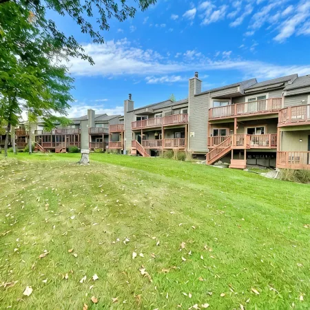 Golf Course View Sleeps 12 3 Bedroom w/Loft Better Than Any Motel.