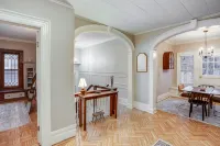 Charming 2BR, near Park Ave with private balcony!