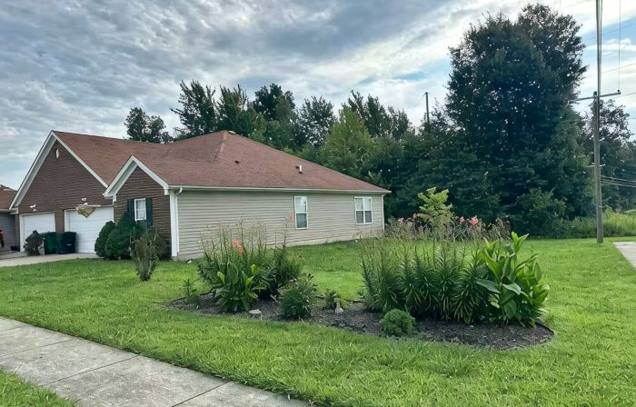 Charming 2-bedroom townhome with High Speed wifi and smart TV’s in Radcliff