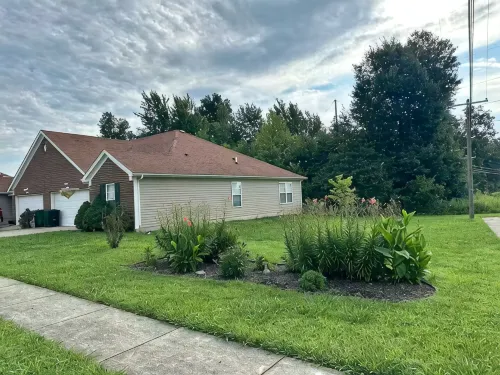Charming 2-bedroom townhome with High Speed wifi and smart TV’s in Radcliff