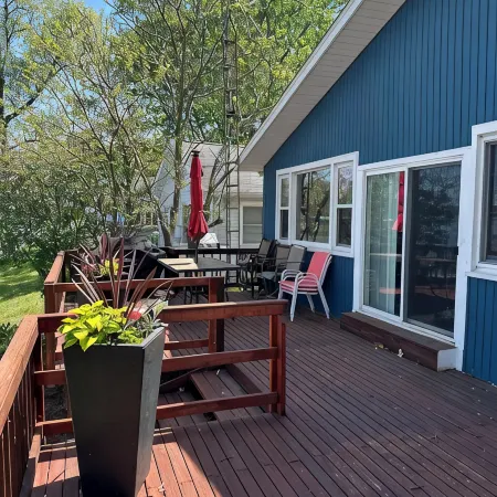 Cozy Koontz lake House right on the water, 30 min to Notre Dame <br>