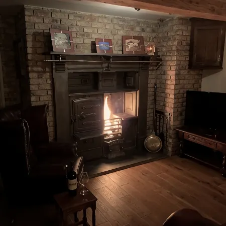 Morgan Cottage at 'This Is Not Here' With Hot Tub