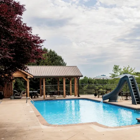 Cozy cottage with pool, hot tub, WiFi, & AC on a peaceful farm in Tunnel Hill