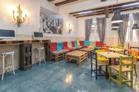 Loft Hostal - Hostel