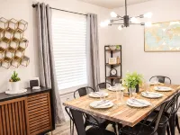 3 bed, 2 bath Luxury Home- SteamPunk Station close to everything! - Wifi