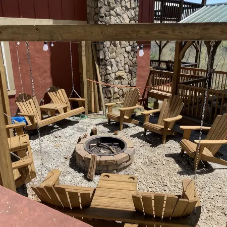 Red Rooster Retreat,Hot Tub+game area+firepit & LRG deck w/amazing Mountain View