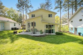 Schooner and Whoop-Ti-Do Cottages: Private Beach on Silver Lake!
