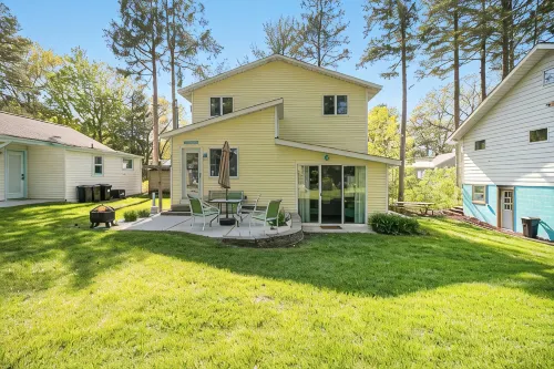 Schooner and Whoop-Ti-Do Cottages: Private Beach on Silver Lake! - Wifi