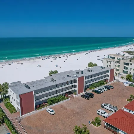 Siesta Key - PRIVATE BEACH - Heated Pool - Walkable to activities