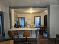 Remodeled Cute 3 room 1 bath house - 2-Star