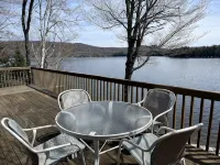 Relaxing waterfront cabin getaway in the Groton State Forest
