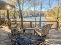 The Cove- Kayak, Private Boat Ramp, Fire Pit, Ping Pong, Darts, & EV Charger - 홈스테이