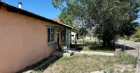 Stay in a vintage adobe mountain home with modern touches. Great retreat! - 2 stjerner