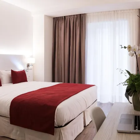 Hotel Pompaelo Plaza del Ayuntamiento & Spa