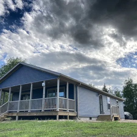 Escanaba River Escape-The Birch Tree Home   Modern 3Br Riverfront Retreat