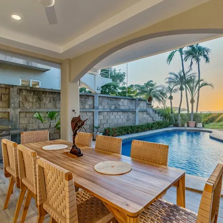 Beachfront Villa Just Steps To The Water