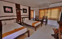 Alongkot Beach Resort Khanom