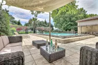 X1f33f;Superb Maison de Maître in Provence with XXL Infinity Pool and BicyclesX1f33f; - Swimmingpools