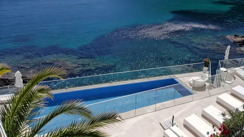 Hotel la Calanque - สระว่ายน้ำแบบอินฟินิตี้