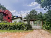 Casa em Condom nio com Piscina e rea Gourmet - 3-Star