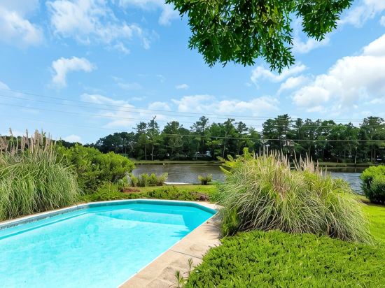 Secluded, stunning 🌊water views 1 mi from beach🏝️☀️