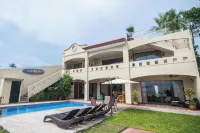 9 Br Luxury Oceanfront Villa South End of Jaco Beach, Nicest Part of Jaco Beach! - مسبح خاص