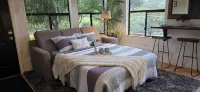 Detached guest house on private gated Spanish Estate with a pool, Temecula close