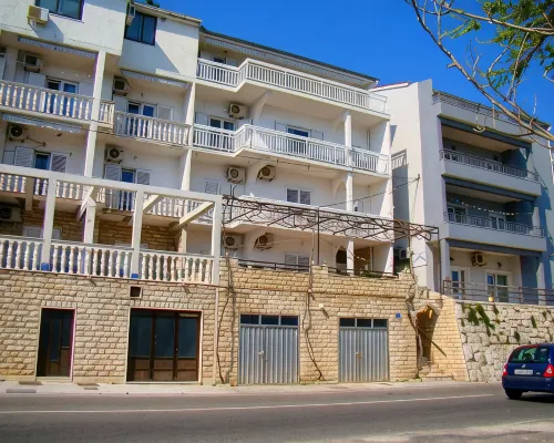 Apartments Anka 20m from the Beach Hoteles en Duće