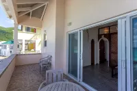 Sea Breeze - AppleSurf! Beachfront one bedroom in Apple Bay - 3성급
