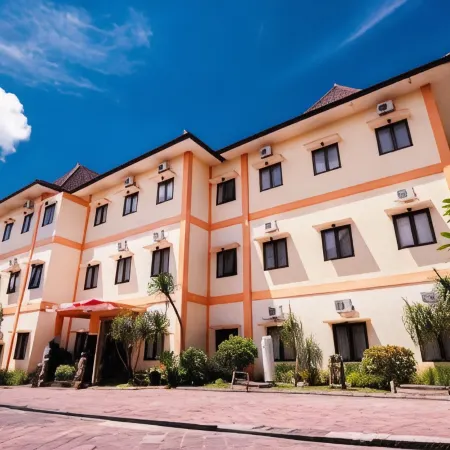 Tripletree Ciptaningati Culture Hotel