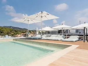 Neptuno Apartments