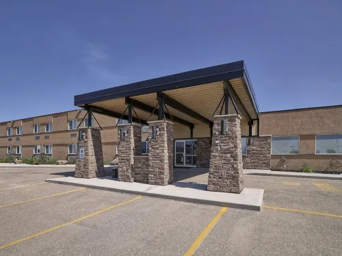 Neighbourhood Inn Hotels in Bonnyville - Parkplatz