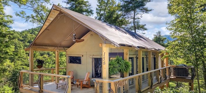 Tuxedo Falls Hotels in Henderson County