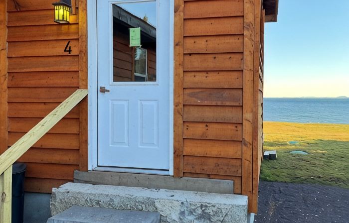 The Beachcomber at Dockside Resort - Near Bohemia and Trails