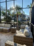 Island Townhouse Steps from the Ocean, Large Lanai, Heated Pool - Summer Avail