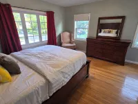 Family-Friendly 3-Bedroom/2.5-Bath House Near NYC and Fifa MetLife Stadium Hotels in Teaneck