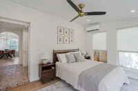Old Town Stone Cottage with Boutique Comforts - Walk to the Square, Southwestern