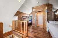 In-House Elevator, Waffles, Amazing Ocean Views - 4-Star