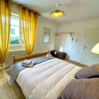 Maison Chaleureuse Avec Jardin Rooms