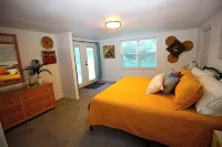 Charming and cozy. Vintage New Orleans vibe. Balcony view, hot tub and fire pit. - 民宿