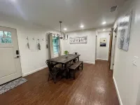 寧靜的帕拉特卡河對岸安靜舒適三卧室度假屋