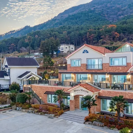 Maremonte Pension