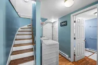 Oceanside Village Home~Private Fenced Yard~Reserved Parking - 3-نجوم